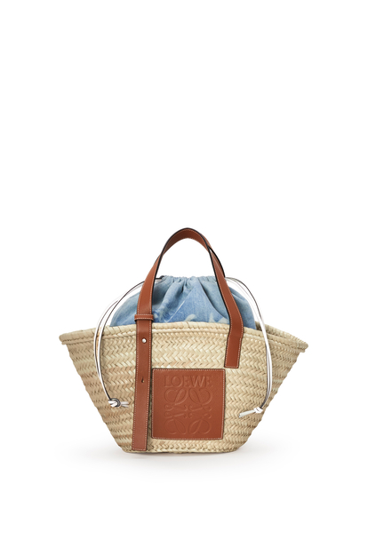 LOEWE Basket bag in palm leaf and calfskin & Fish drawstring pouch in denim  plp_rd